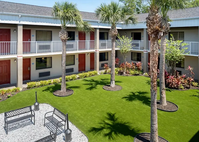 Hotel South Tampa & Suites